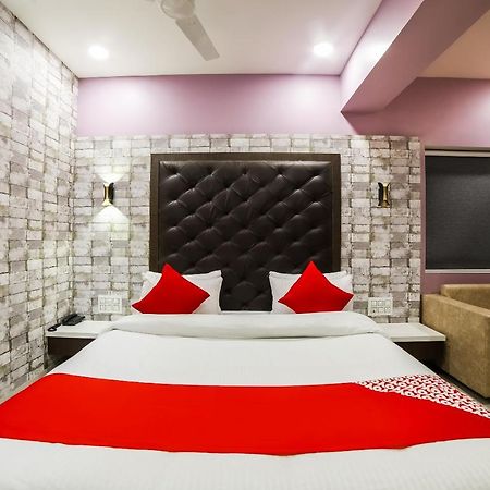 Capital O 41587 Hotel Airport Inn One Αχμπανταμπάντ Εξωτερικό φωτογραφία