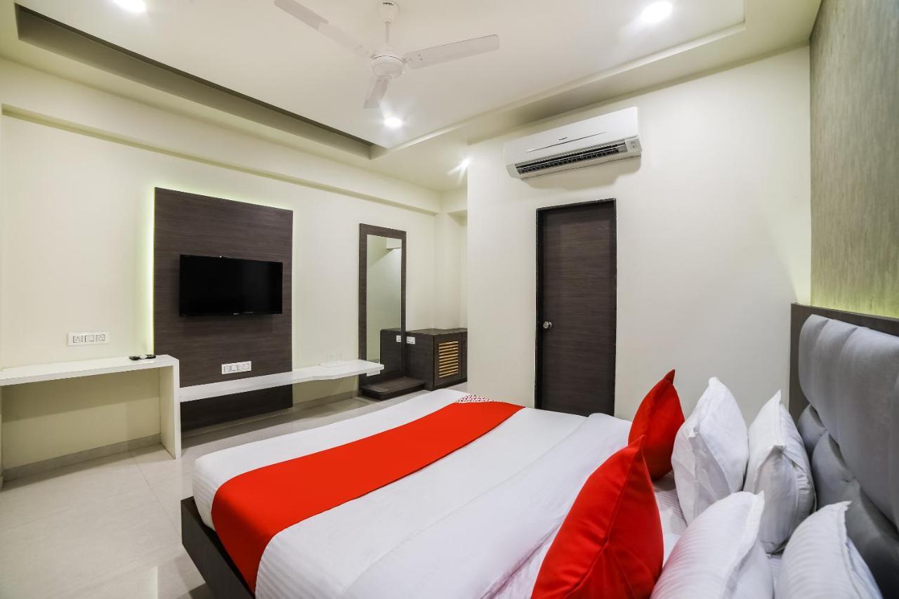 Capital O 41587 Hotel Airport Inn One Αχμπανταμπάντ Εξωτερικό φωτογραφία