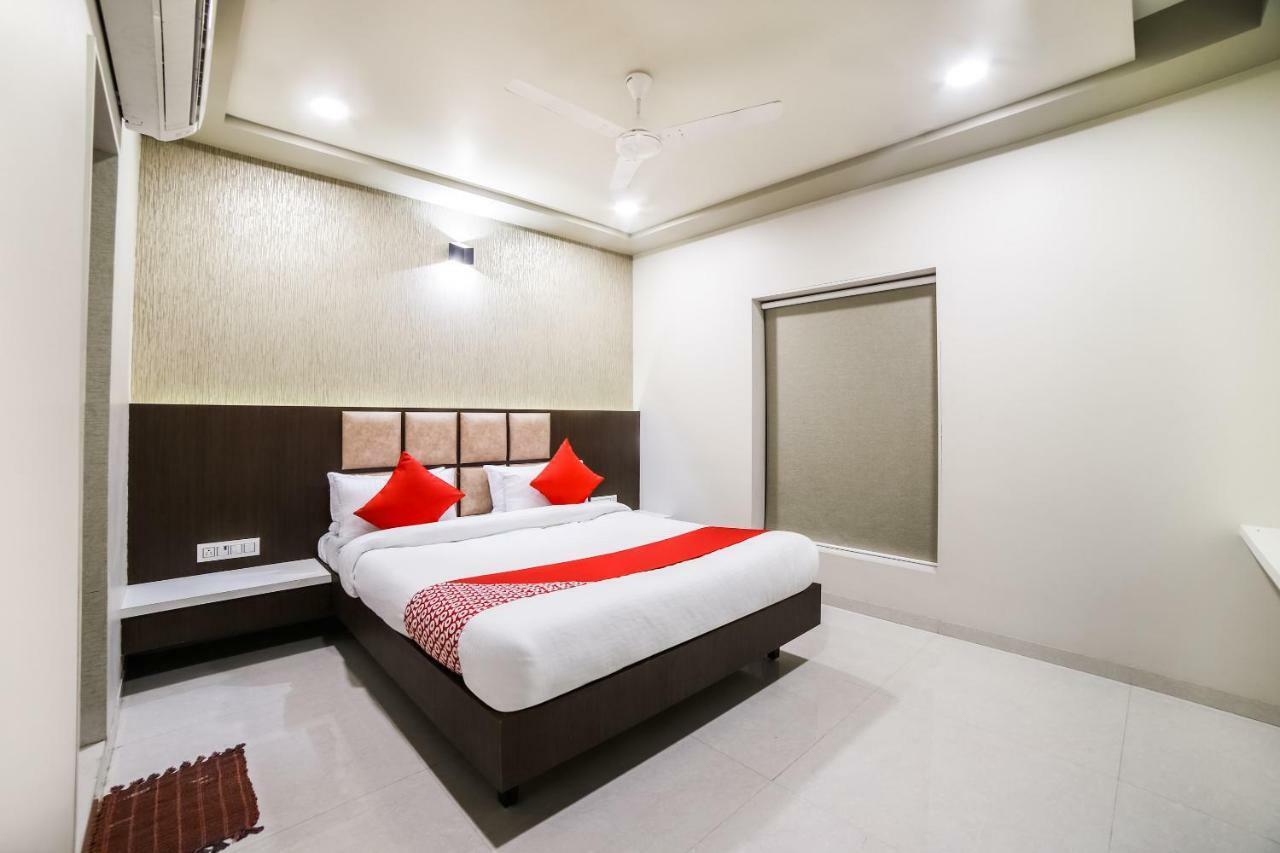 Capital O 41587 Hotel Airport Inn One Αχμπανταμπάντ Εξωτερικό φωτογραφία