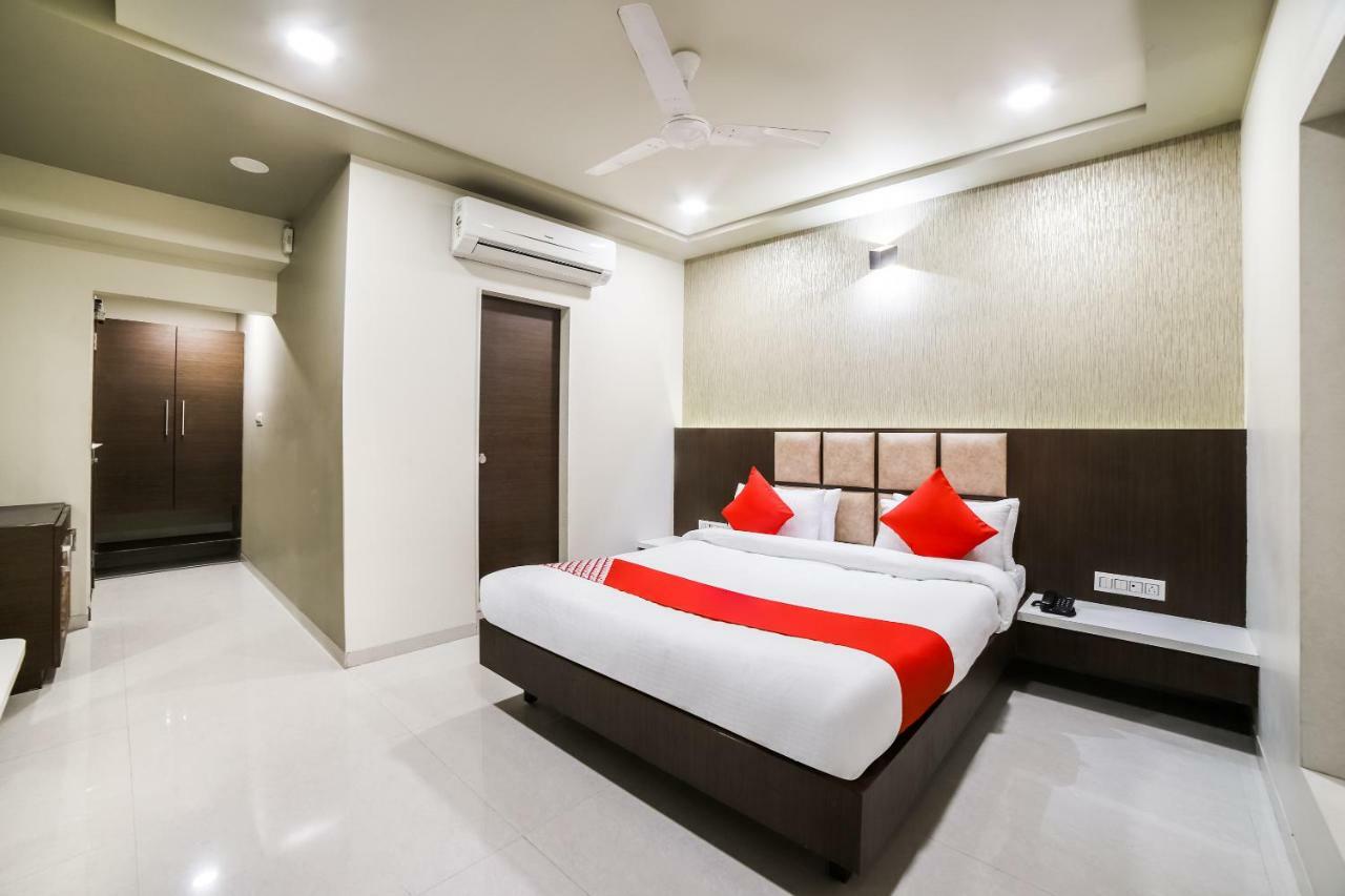 Capital O 41587 Hotel Airport Inn One Αχμπανταμπάντ Εξωτερικό φωτογραφία