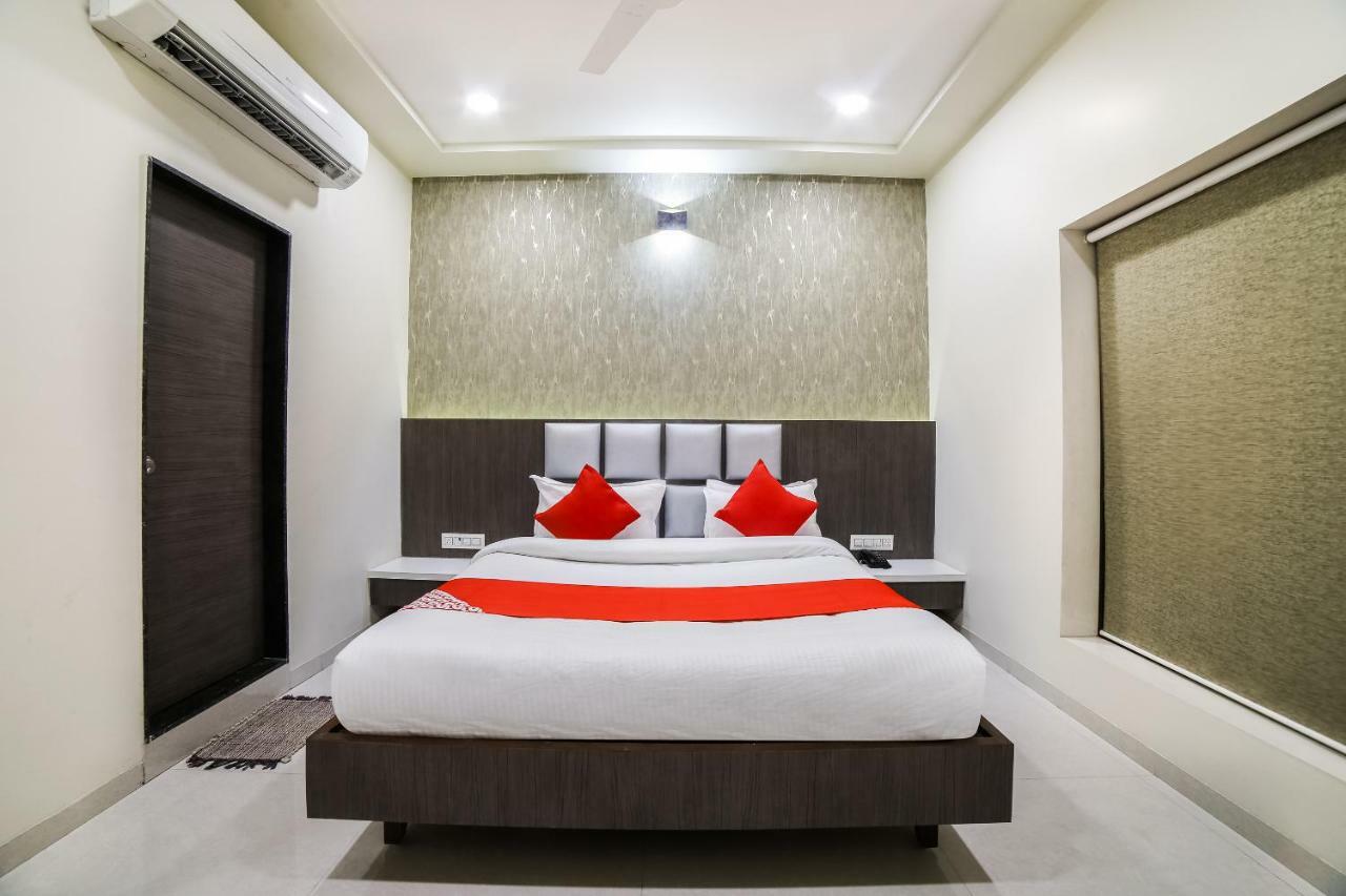 Capital O 41587 Hotel Airport Inn One Αχμπανταμπάντ Εξωτερικό φωτογραφία